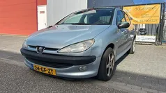 Grijs Gebruikt 2000 Peugeot 206 Hatchback | € 899 (Eerlijke prijs)