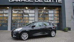 Zwart Gebruikt 2017 Renault Clio IV Zen Hatchback | € 8.950 (Eerlijke prijs)