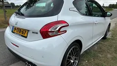 Wit Gebruikt 2014 Peugeot 208 Allure Hatchback | € 7.450 (Eerlijke prijs)