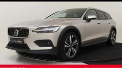 Grijs Gebruikt 2024 Volvo V60 CC Ultimate Stationwagen | € 54.890 (Eerlijke prijs)