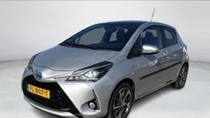 Grijs Gebruikt 2017 Toyota Yaris Premium Hatchback | € 15.950 (Eerlijke prijs)
