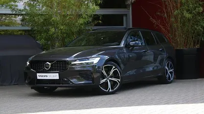 Grijs Gebruikt 2024 Volvo V60 Plus Stationwagen | € 42.895 (Eerlijke prijs)