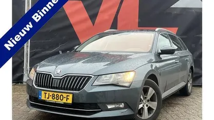 Grijs Gebruikt 2017 Skoda Superb Ambition Stationwagen | € 12.948 (Goede deal)