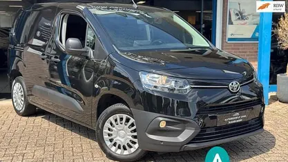 Occasion 2021 Toyota Proace City City MPV | € 15.750 (Super prijs)