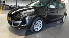 Zwart Gebruikt 2010 Renault Scénic III MPV | € 4.499 (Eerlijke prijs)