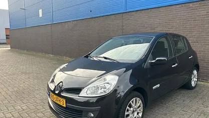 Zwart Occasion 2009 Renault Clio R.S. Collection Hatchback | € 4.199 (Eerlijke prijs)