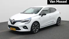Wit Gebruikt 2021 Renault Clio V Zen Hatchback | € 19.900 (Eerlijke prijs)