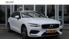 Wit Gebruikt 2021 Volvo V60 Momentum Stationwagen | € 26.500 (Goede deal)