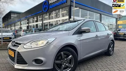 Grijs Gebruikt 2012 Ford Focus Trend Hatchback | € 6.250 (Eerlijke prijs)