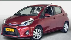 Rood Gebruikt 2012 Toyota Yaris Hybrid Hatchback | € 10.950 (Eerlijke prijs)