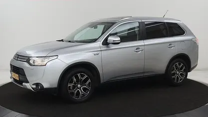 Grijs Gebruikt 2015 Mitsubishi Outlander SUV | € 9.900 (Eerlijke prijs)