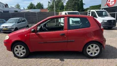 Rood Gebruikt 2005 Fiat Punto Young Hatchback | € 895 (Eerlijke prijs)