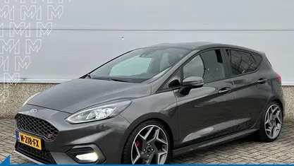 Grijs Occasion 2021 Ford Fiesta ST Hatchback | € 18.900 (Goede deal)