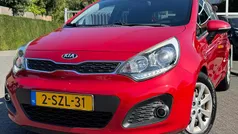 Rood Gebruikt 2014 Kia Rio Plus Hatchback | € 5.995 (Super prijs)