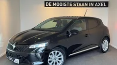 Gebruikt 2024 Renault Clio V Evolution Hatchback | € 17.950 (Eerlijke prijs)