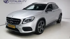 Grijs, metallic lak Gebruikt 2019 Mercedes GLA180 Business SUV | € 24.450 (Goede deal)