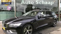 Zwart Gebruikt 2020 Volvo V60 Stationwagen | € 35.900 (Eerlijke prijs)