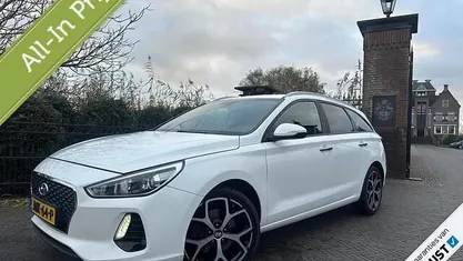 Occasion 2018 Hyundai i30 Premium Hatchback | € 12.999 (Eerlijke prijs)