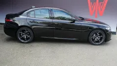 Zwart Gebruikt 2017 Alfa Romeo Giulia Super Sedan | € 19.990 (Eerlijke prijs)