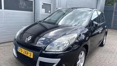 Zwart Gebruikt 2009 Renault Scénic III MPV | € 2.895 (Eerlijke prijs)
