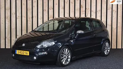 Zwart (metallic) Occasion 2013 Fiat Punto Evo Sport Hatchback | € 4.750 (Eerlijke prijs)