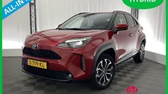 Rood Gebruikt 2023 Toyota Yaris Cross SUV | € 26.695 (Eerlijke prijs)