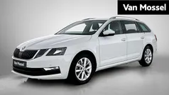 Wit Gebruikt 2020 Skoda Octavia Ambition Stationwagen | € 18.900 (Eerlijke prijs)