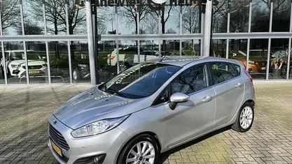 Occasion Ford Fiesta Titanium 101 PK (74 kW) 2017 Grijs Hatchback