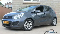 Grijs Gebruikt 2014 Kia Rio FIFA World Cup Edition Hatchback | € 3.640 (Super prijs)