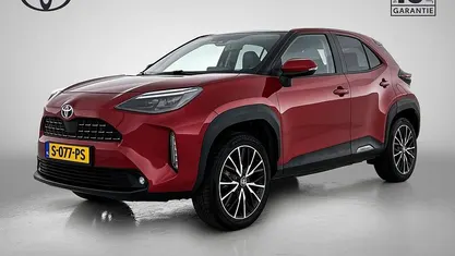 Rood Occasion 2022 Toyota Yaris Cross Executive SUV | € 29.400 (Eerlijke prijs)