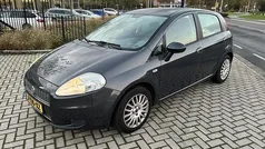 Grijs (metallic) Gebruikt 2009 Fiat Grande Punto Active Hatchback | € 2.495 (Eerlijke prijs)