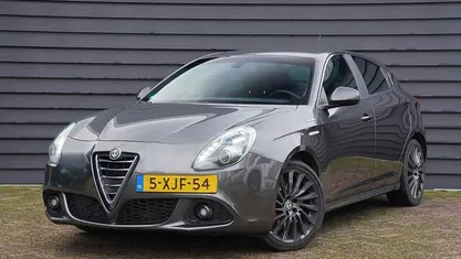 Gebruikt 2014 Alfa Romeo Giulietta Exclusive Hatchback | € 8.700 (Eerlijke prijs)
