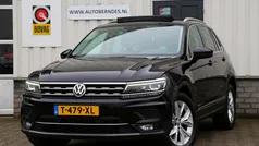 Zwart, metallic lak Gebruikt 2018 VW Tiguan Highline SUV | € 29.900 (Eerlijke prijs)