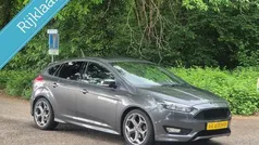 Grijs Gebruikt 2017 Ford Focus ST-Line Hatchback | € 11.495 (Eerlijke prijs)