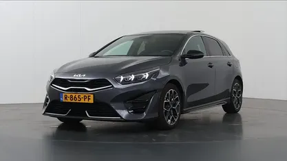 Grijs Gebruikt 2022 Kia Ceed GT-Line Hatchback | € 24.435 (Eerlijke prijs)