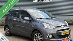 Grijs, metallic lak Gebruikt 2015 Hyundai i10 Premium Hatchback | € 6.250 (Eerlijke prijs)