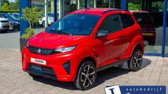 Rood Nieuw 2024 Aixam Crossover Premium Hatchback | € 17.239 (Goede deal)