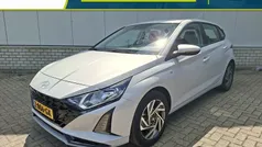 Grijs Gebruikt 2024 Hyundai i20 Comfort Hatchback | € 20.390 (Eerlijke prijs)