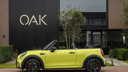 Geel Occasion 2022 Mini John Cooper Works Cabriolet Cabriolet | € 37.900 (Eerlijke prijs)
