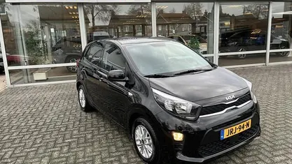 Zwart Gebruikt 2023 Kia Picanto Hatchback | € 18.755 (Eerlijke prijs)