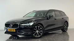 Zwart Gebruikt 2020 Volvo V60 Momentum Stationwagen | € 25.945 (Eerlijke prijs)