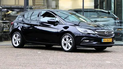 Occasion 2017 Opel Astra Business Hatchback | € 10.937 (Eerlijke prijs)