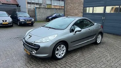 Grijs Gebruikt 2007 Peugeot 207 CC Cabriolet | € 2.790 (Eerlijke prijs)