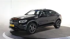 Zwart Gebruikt 2022 Mercedes GLC300 Business Coupé | € 53.850 (Eerlijke prijs)