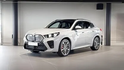 Grijs Occasion 2024 BMW iX2 M Sport SUV | € 44.900 (Eerlijke prijs)