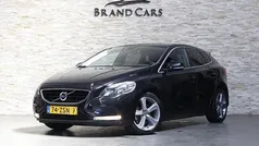 Zwart Gebruikt 2013 Volvo V40 Momentum Stationwagen | € 10.350 (Eerlijke prijs)