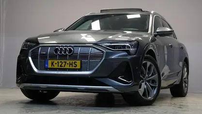 Grijs Occasion 2020 Audi e-tron SUV | € 24.495 (Eerlijke prijs)