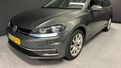 Grijs Occasion 2017 VW Golf VII Highline Stationwagen | € 8.950 (Eerlijke prijs)