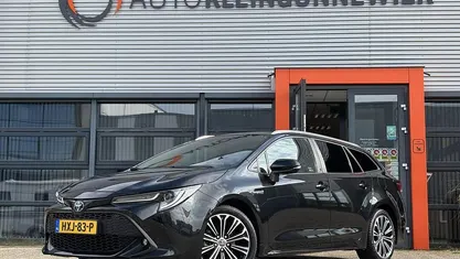 Zwart Gebruikt 2022 Toyota Corolla Executive Stationwagen | € 25.850 (Goede deal)