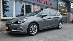 Grijs Gebruikt 2017 Opel Astra Innovation Stationwagen | € 6.450 (Eerlijke prijs)